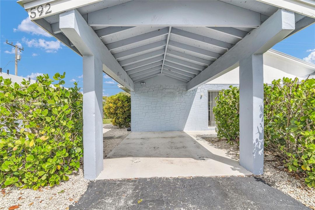 Недавно арендовано: $2,099 (2 спален, 1 ванн, 920 Квадратных фут)