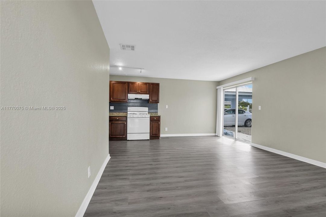 Недавно арендовано: $2,099 (2 спален, 1 ванн, 920 Квадратных фут)