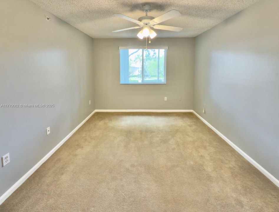 Recently Rented: $1,800 (1 beds, 1 baths, 707 Square Feet)