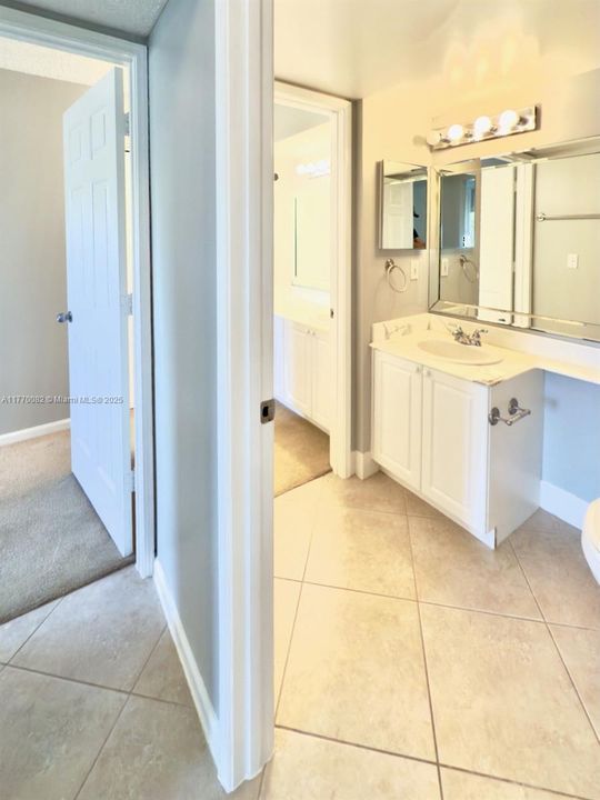 Recently Rented: $1,800 (1 beds, 1 baths, 707 Square Feet)