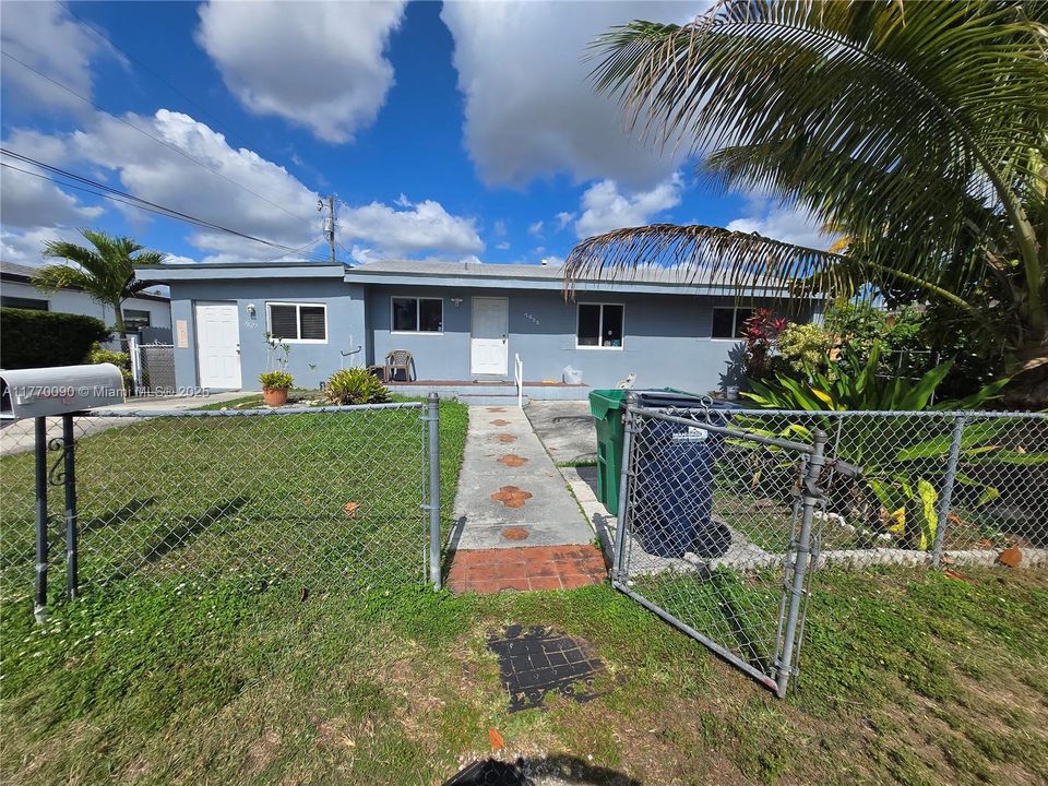 Recently Sold: $670,000 (4 beds, 3 baths, 1726 Square Feet)