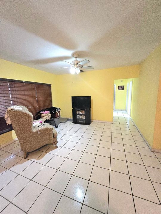 Recently Sold: $670,000 (4 beds, 3 baths, 1726 Square Feet)