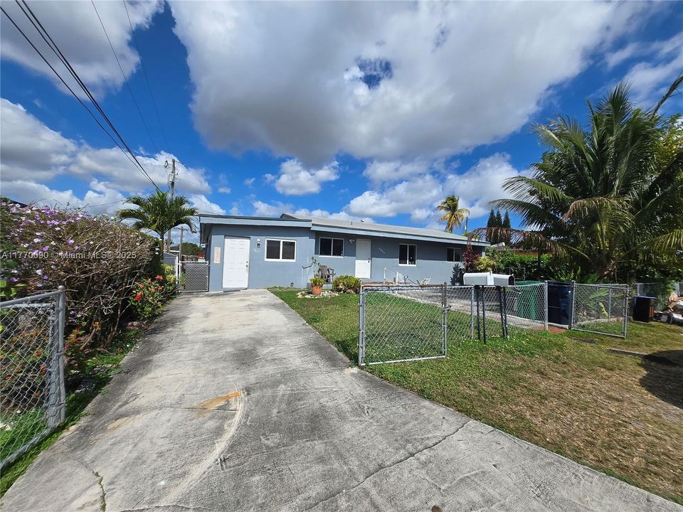 Recently Sold: $670,000 (4 beds, 3 baths, 1726 Square Feet)