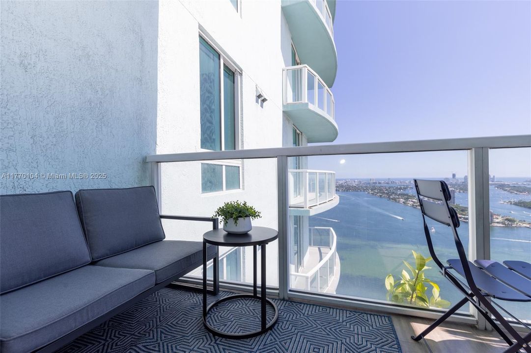 Recently Sold: $460,000 (1 beds, 1 baths, 651 Square Feet)