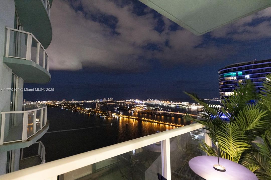 Recently Sold: $460,000 (1 beds, 1 baths, 651 Square Feet)