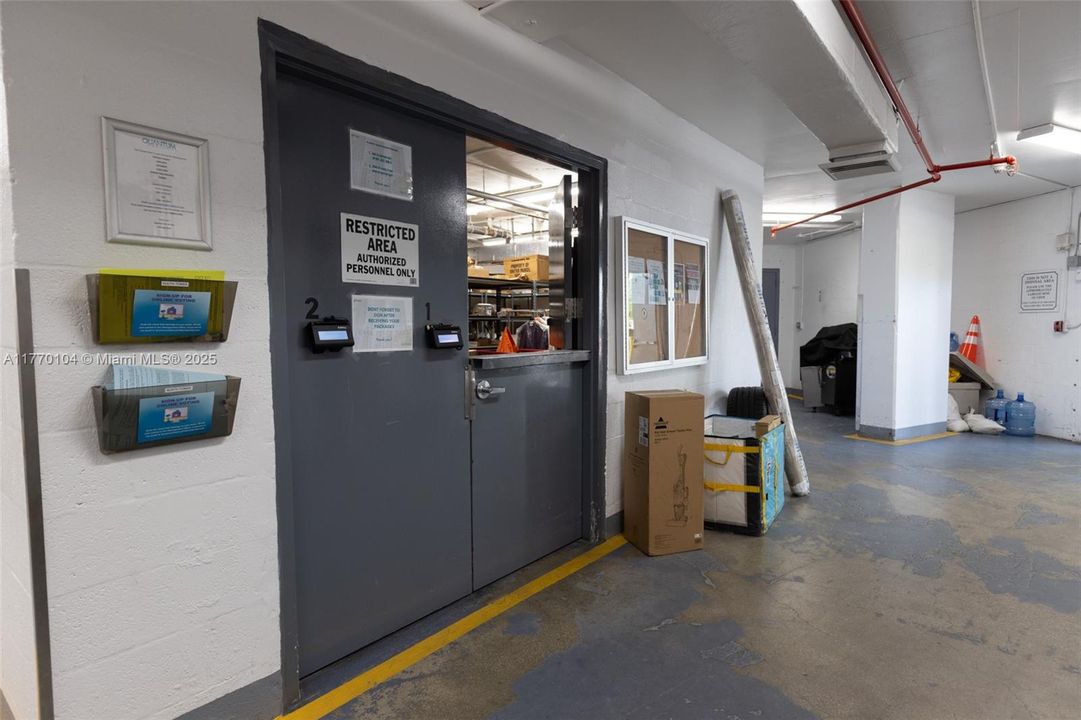 Recently Sold: $460,000 (1 beds, 1 baths, 651 Square Feet)