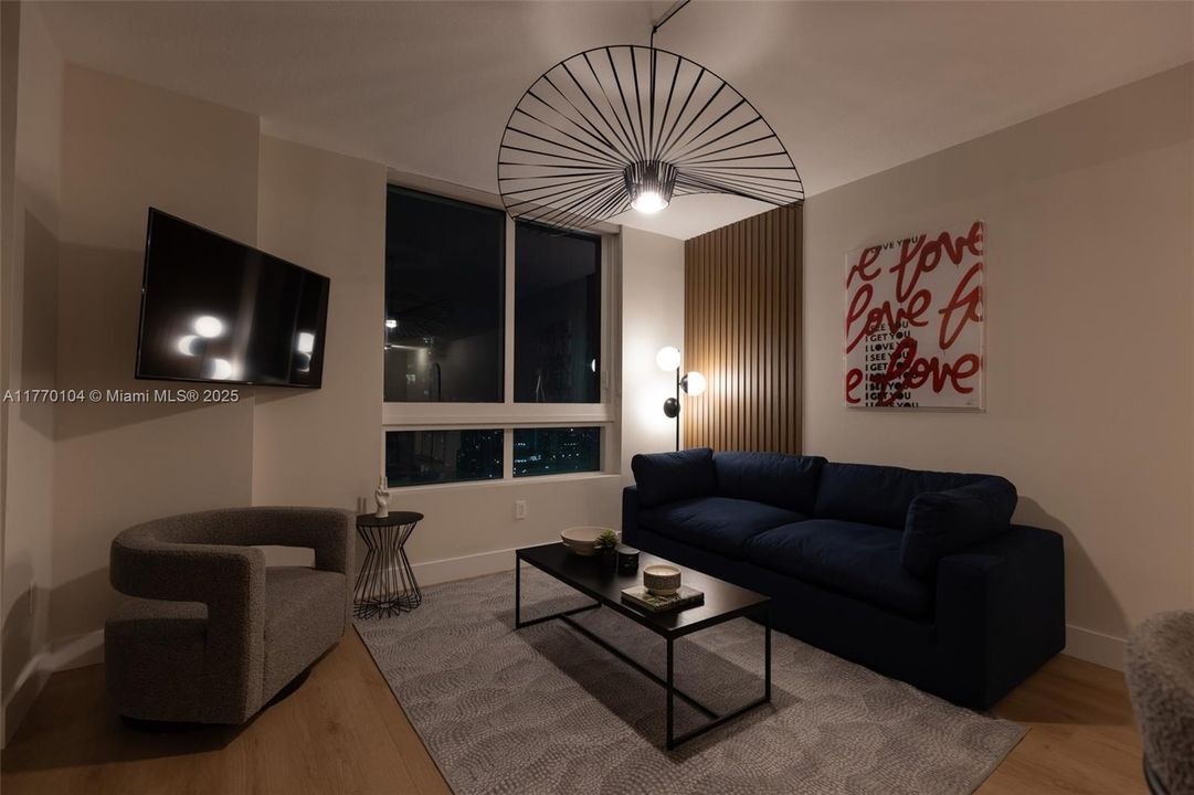 Recently Sold: $460,000 (1 beds, 1 baths, 651 Square Feet)