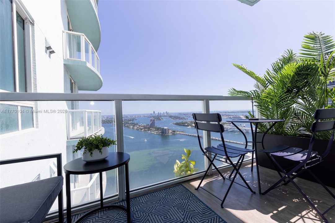 Recently Sold: $460,000 (1 beds, 1 baths, 651 Square Feet)