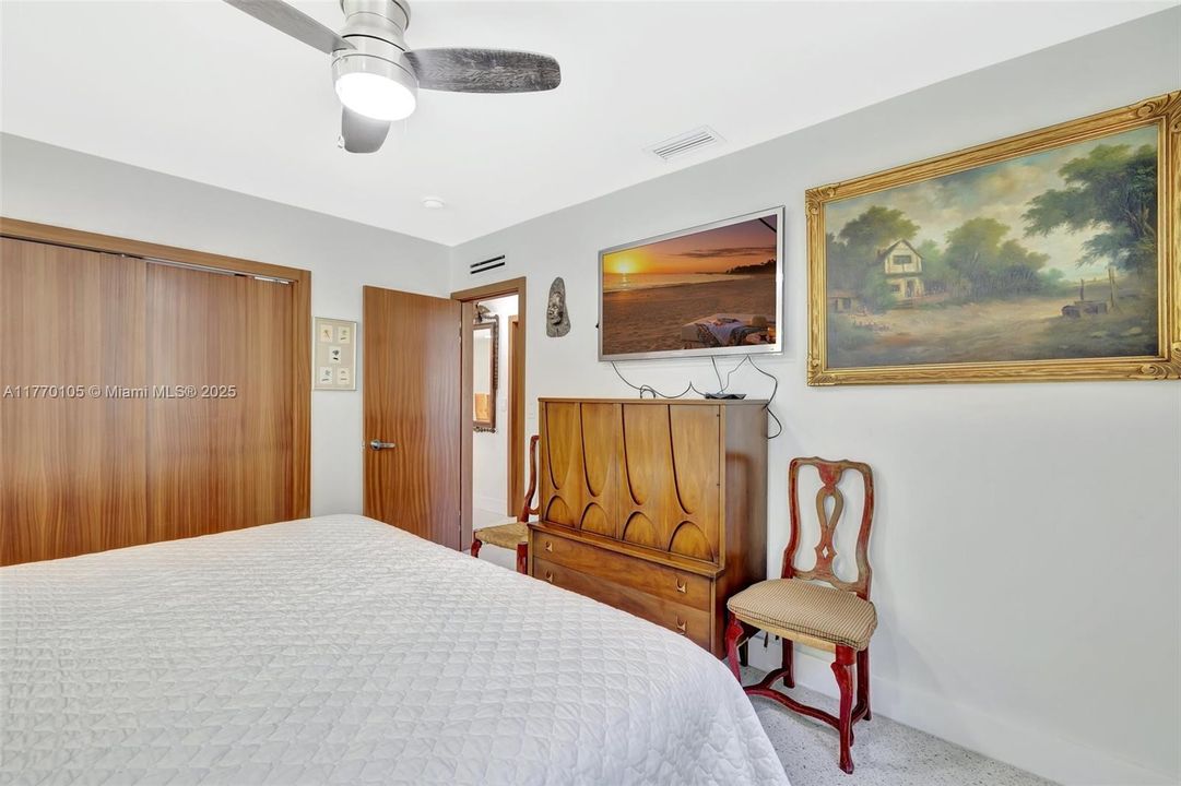 Recently Sold: $899,999 (3 beds, 2 baths, 1578 Square Feet)