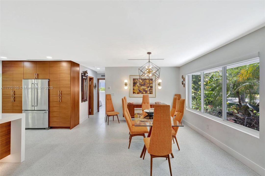 Recently Sold: $899,999 (3 beds, 2 baths, 1578 Square Feet)