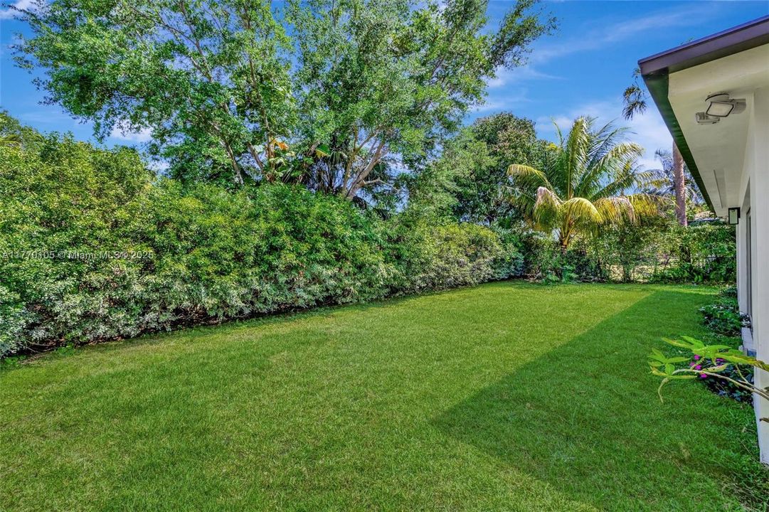 Recently Sold: $899,999 (3 beds, 2 baths, 1578 Square Feet)