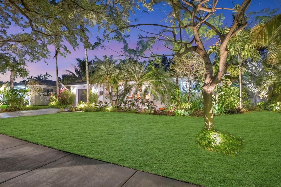 Recently Sold: $899,999 (3 beds, 2 baths, 1578 Square Feet)