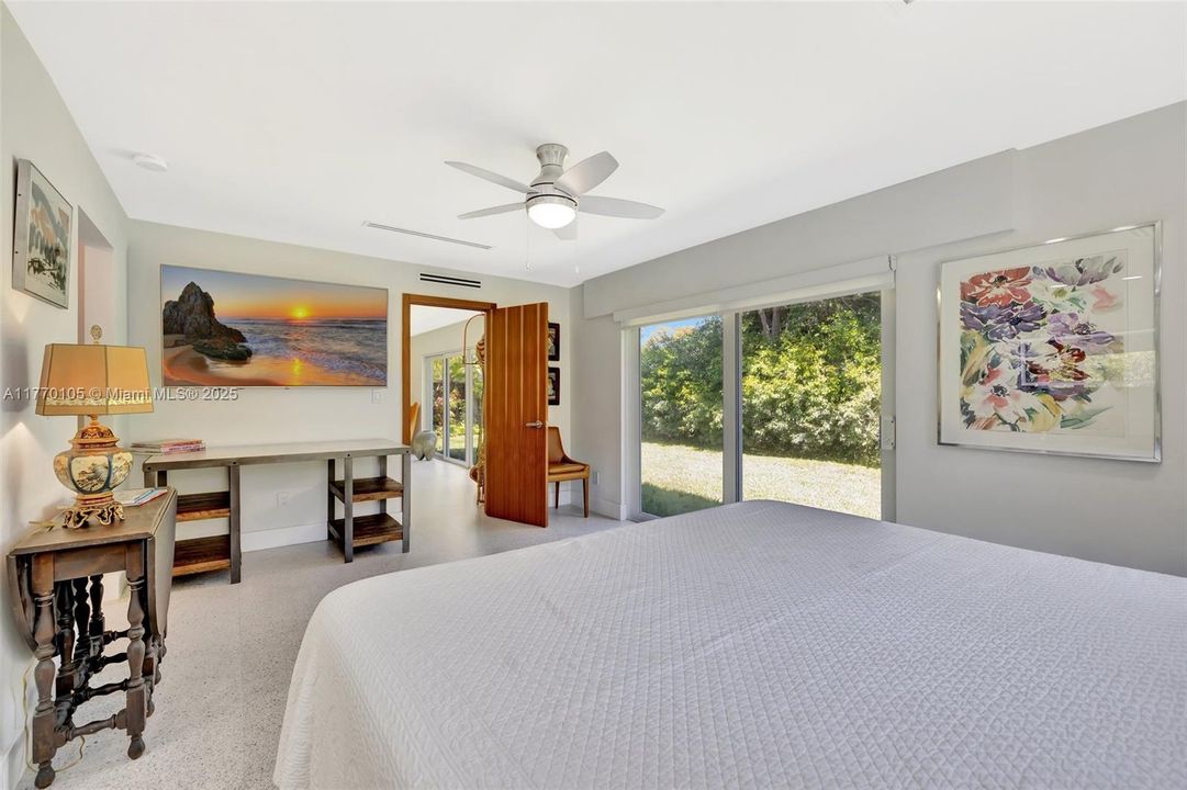 Recently Sold: $899,999 (3 beds, 2 baths, 1578 Square Feet)