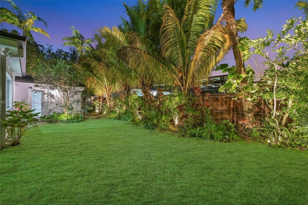 Recently Sold: $899,999 (3 beds, 2 baths, 1578 Square Feet)