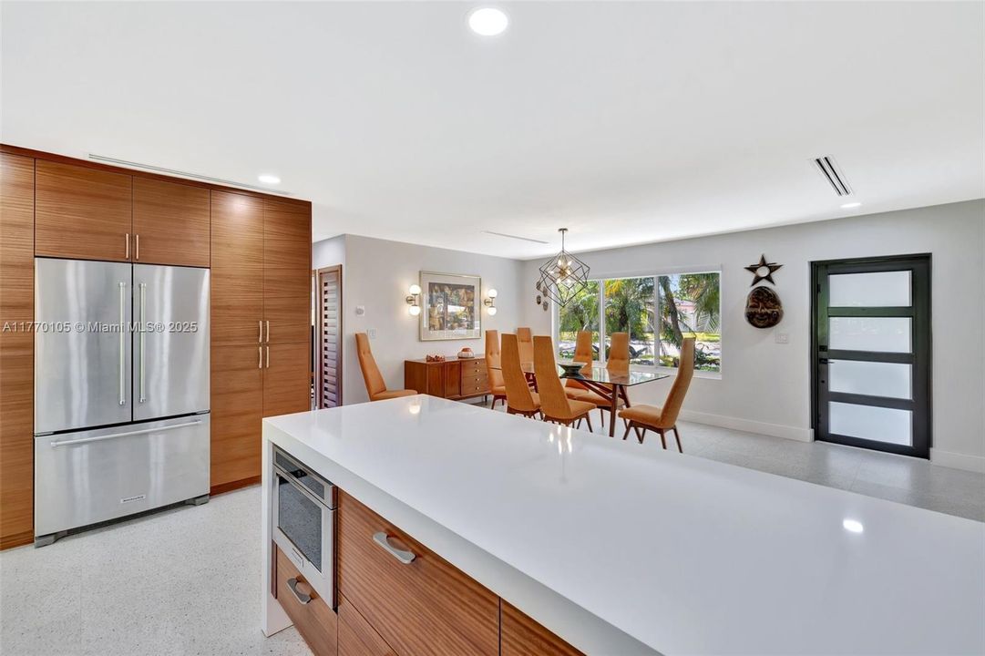 Recently Sold: $899,999 (3 beds, 2 baths, 1578 Square Feet)