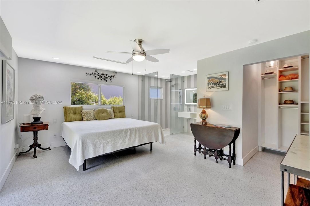 Recently Sold: $899,999 (3 beds, 2 baths, 1578 Square Feet)