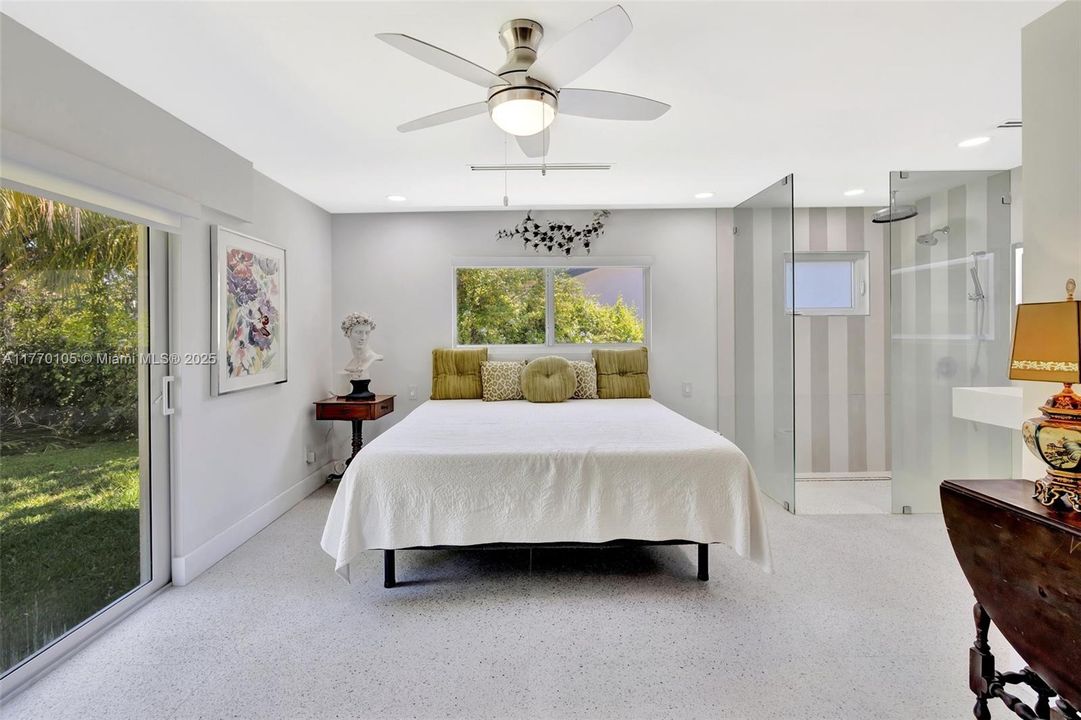 Recently Sold: $899,999 (3 beds, 2 baths, 1578 Square Feet)