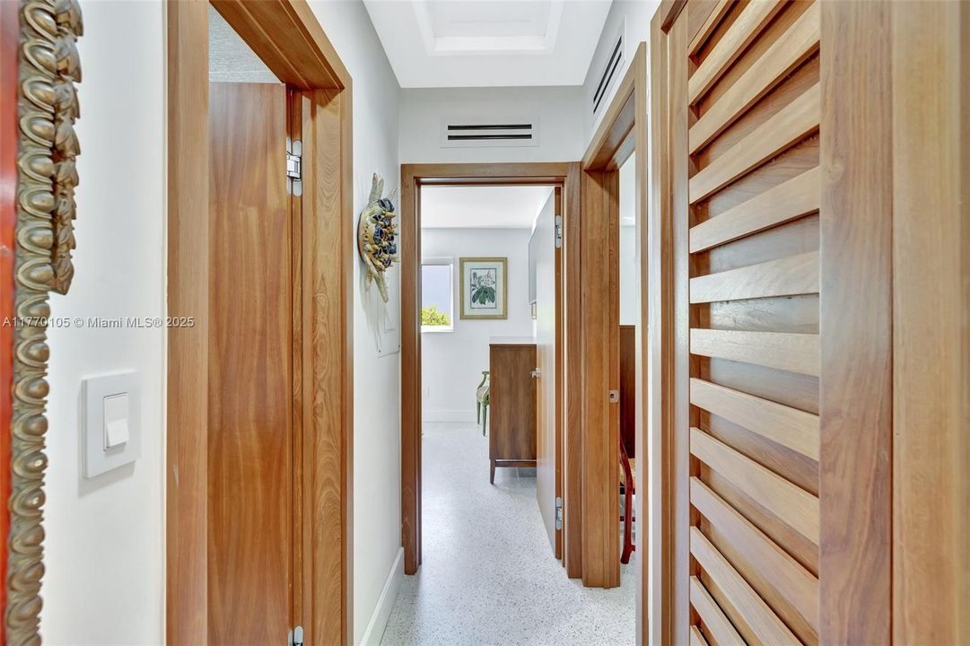 Recently Sold: $899,999 (3 beds, 2 baths, 1578 Square Feet)