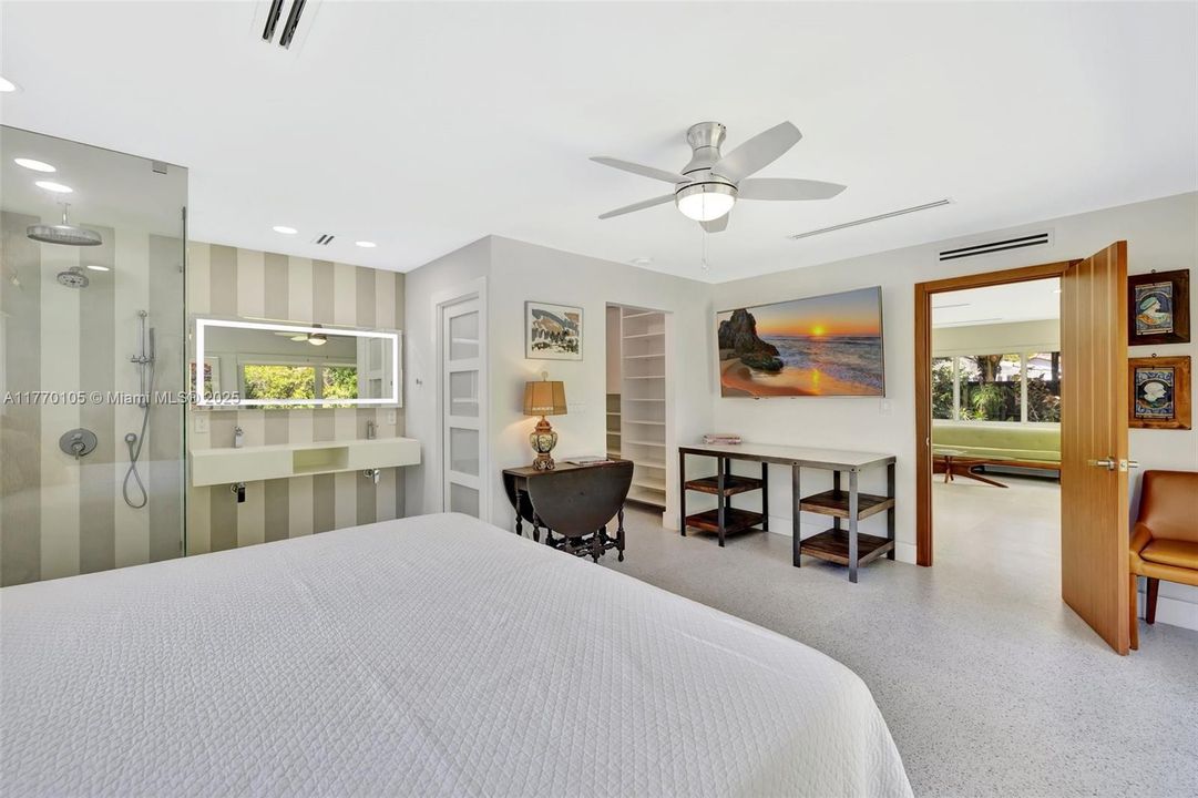 Recently Sold: $899,999 (3 beds, 2 baths, 1578 Square Feet)