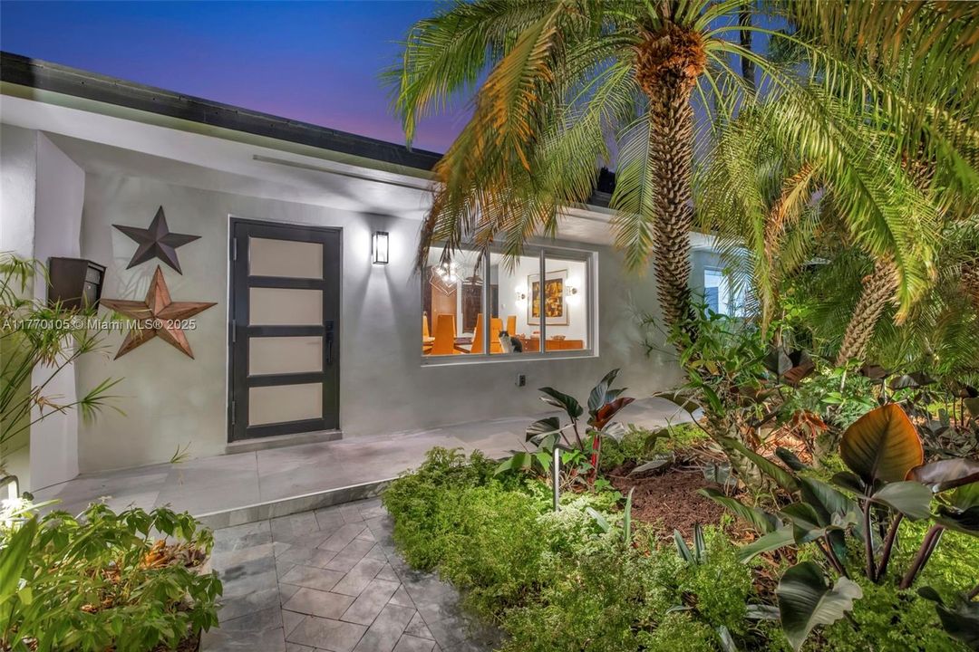 Recently Sold: $899,999 (3 beds, 2 baths, 1578 Square Feet)