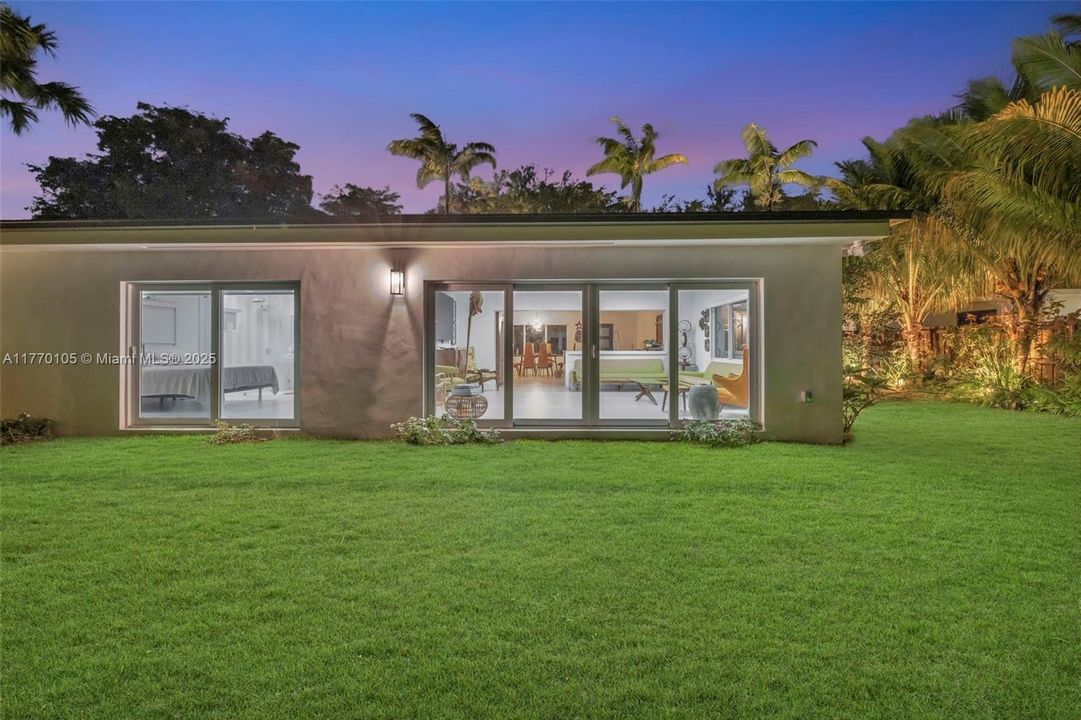 Recently Sold: $899,999 (3 beds, 2 baths, 1578 Square Feet)