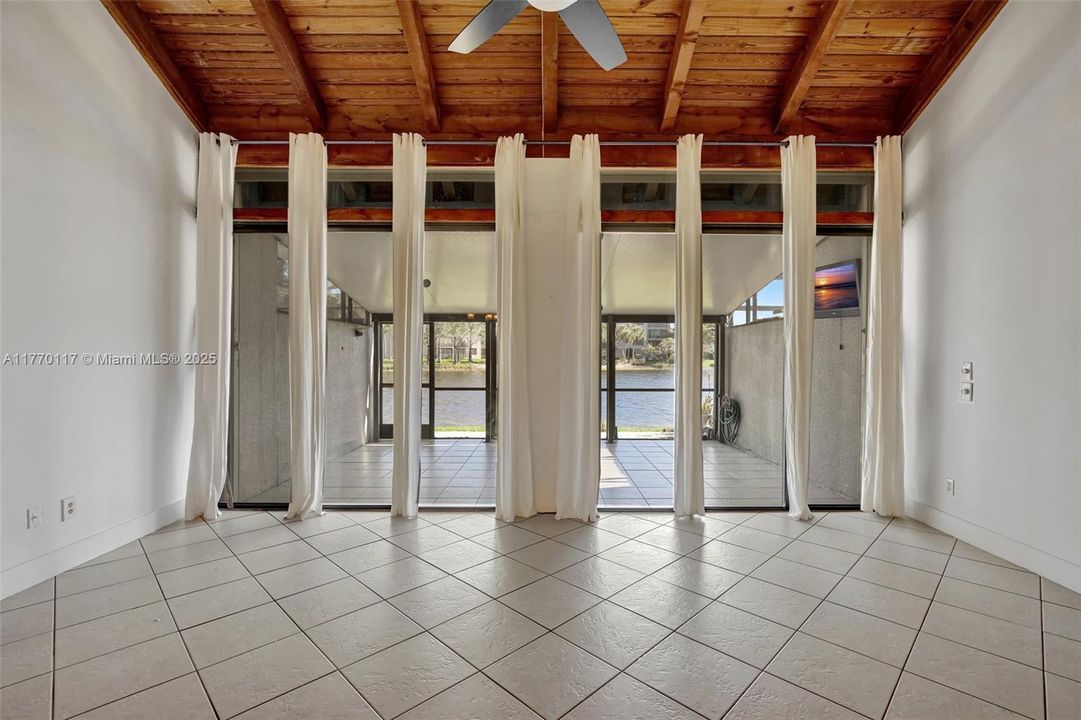 最近租的: $2,995 (3 贝兹, 2 浴室, 1511 平方英尺)