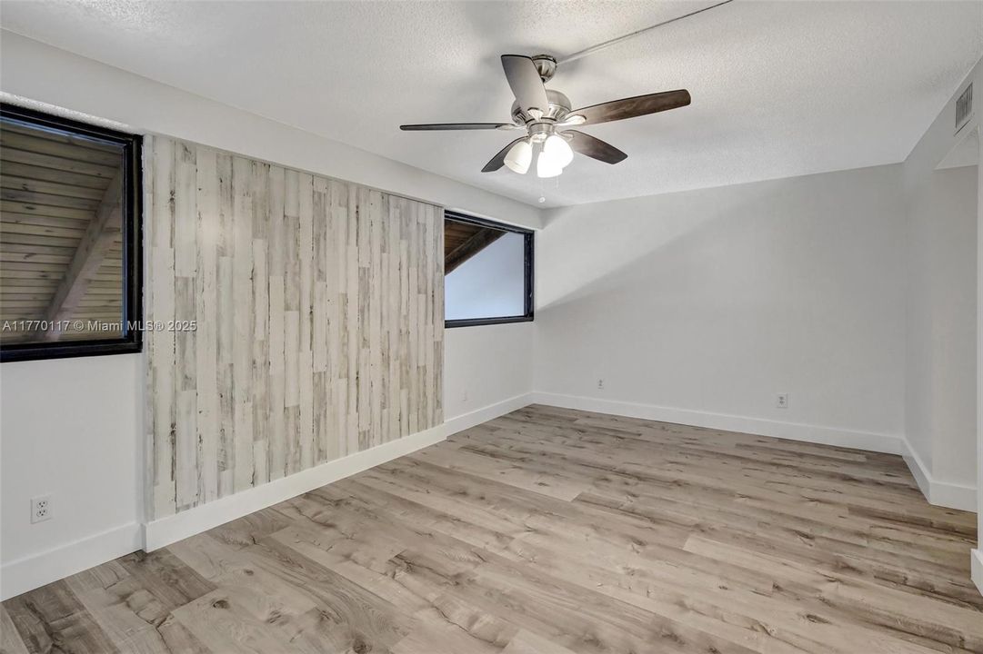 最近租的: $2,995 (3 贝兹, 2 浴室, 1511 平方英尺)