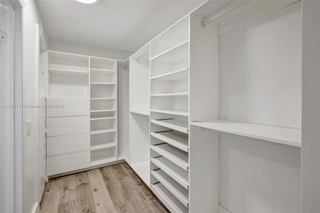 最近租的: $2,995 (3 贝兹, 2 浴室, 1511 平方英尺)