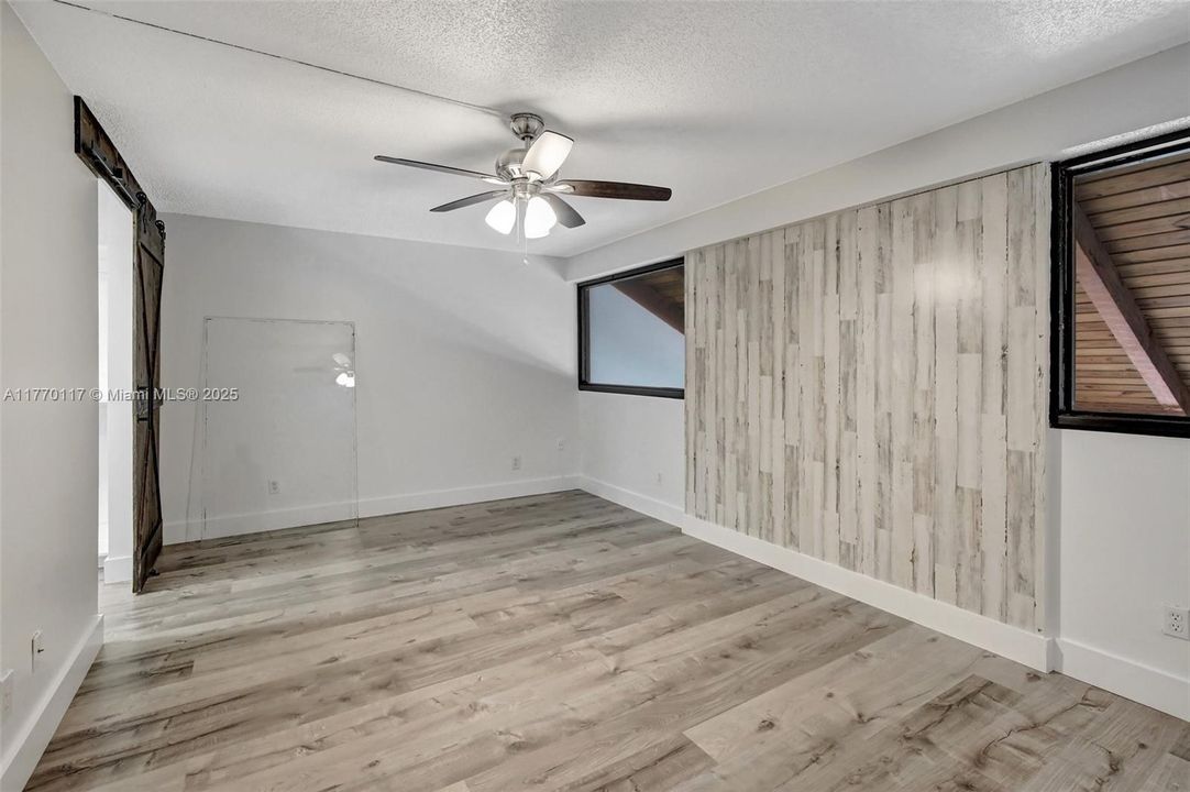 最近租的: $2,995 (3 贝兹, 2 浴室, 1511 平方英尺)