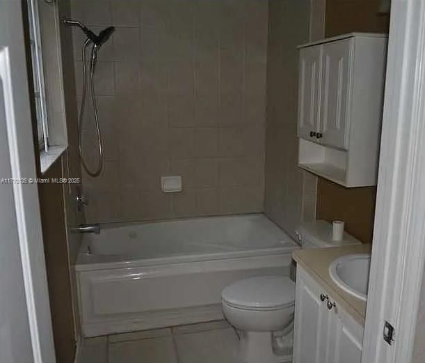 Vendido Recientemente: $299,999 (2 camas, 2 baños, 1080 Pies cuadrados)