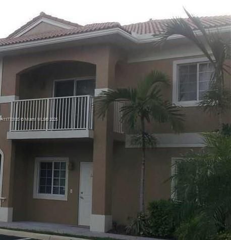Vendido Recientemente: $299,999 (2 camas, 2 baños, 1080 Pies cuadrados)