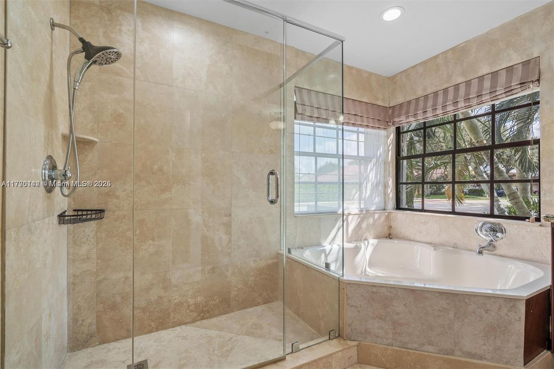 Vendido Recientemente: $1,039,000 (5 camas, 4 baños, 2980 Pies cuadrados)