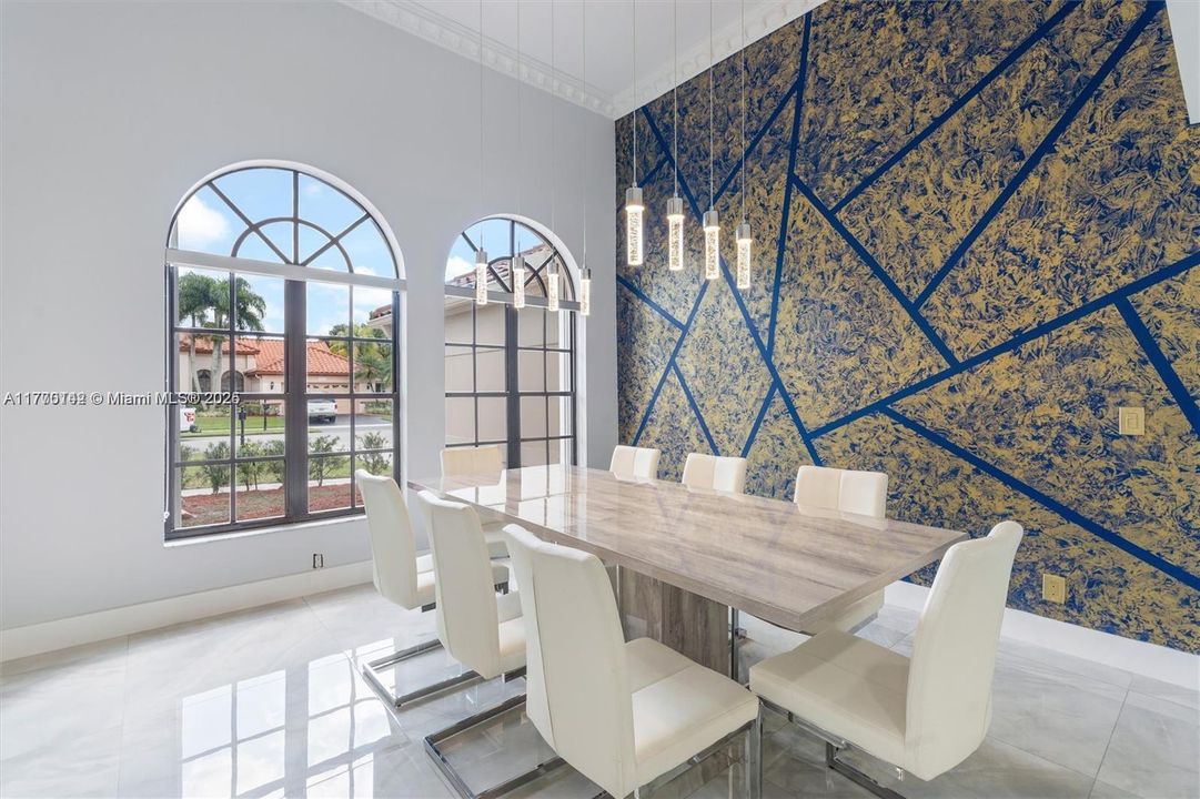 Vendido Recientemente: $1,039,000 (5 camas, 4 baños, 2980 Pies cuadrados)