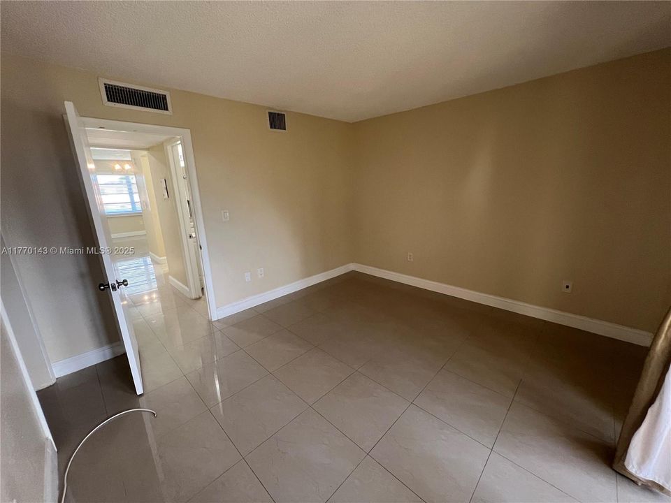 Recientemente alquilado: $1,500 (1 camas, 1 baños, 660 Pies cuadrados)