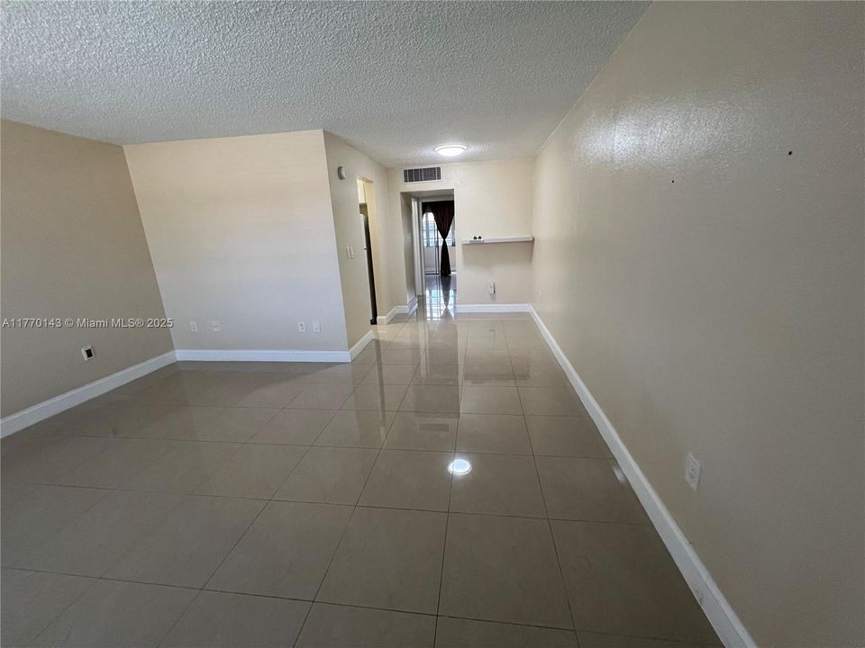 Recientemente alquilado: $1,500 (1 camas, 1 baños, 660 Pies cuadrados)