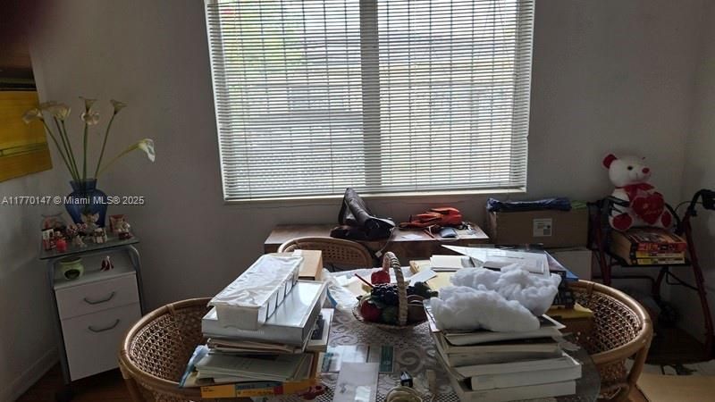 Recently Sold: $450,000 (3 beds, 1 baths, 1192 Square Feet)