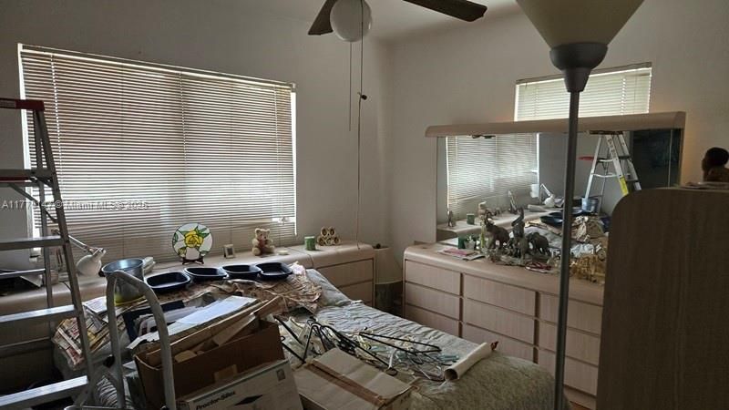 Recently Sold: $450,000 (3 beds, 1 baths, 1192 Square Feet)