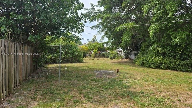 Recently Sold: $450,000 (3 beds, 1 baths, 1192 Square Feet)