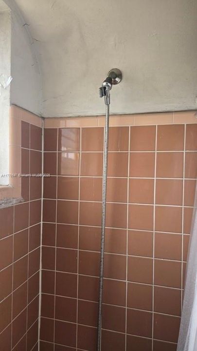 Recently Sold: $450,000 (3 beds, 1 baths, 1192 Square Feet)