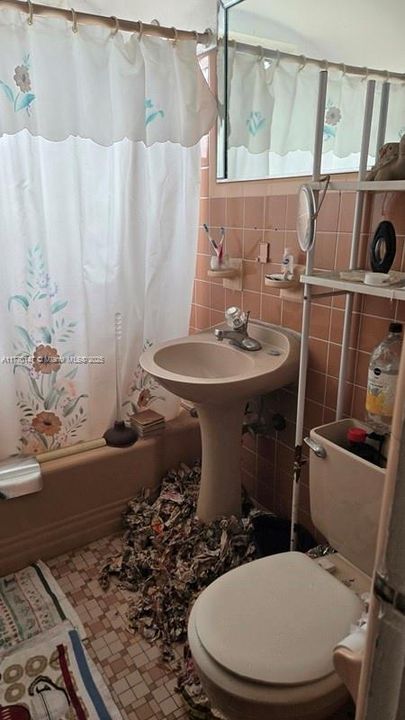 Recently Sold: $450,000 (3 beds, 1 baths, 1192 Square Feet)