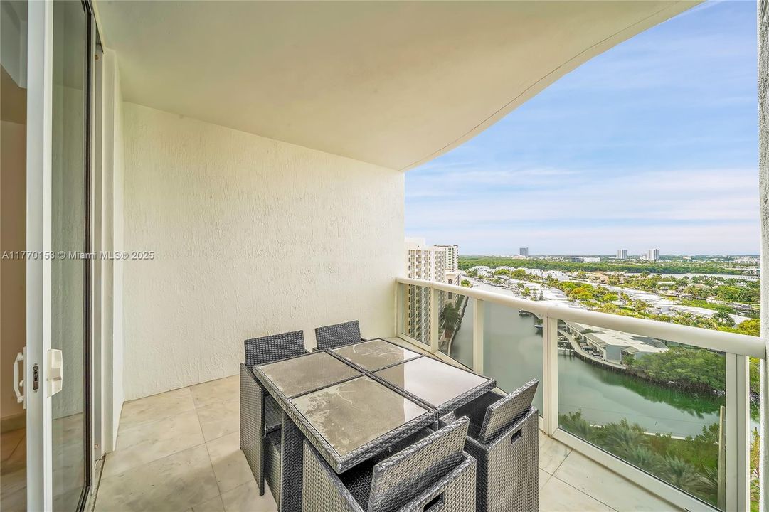 Active With Contract: $12,000 (3 beds, 3 baths, 2563 Square Feet)