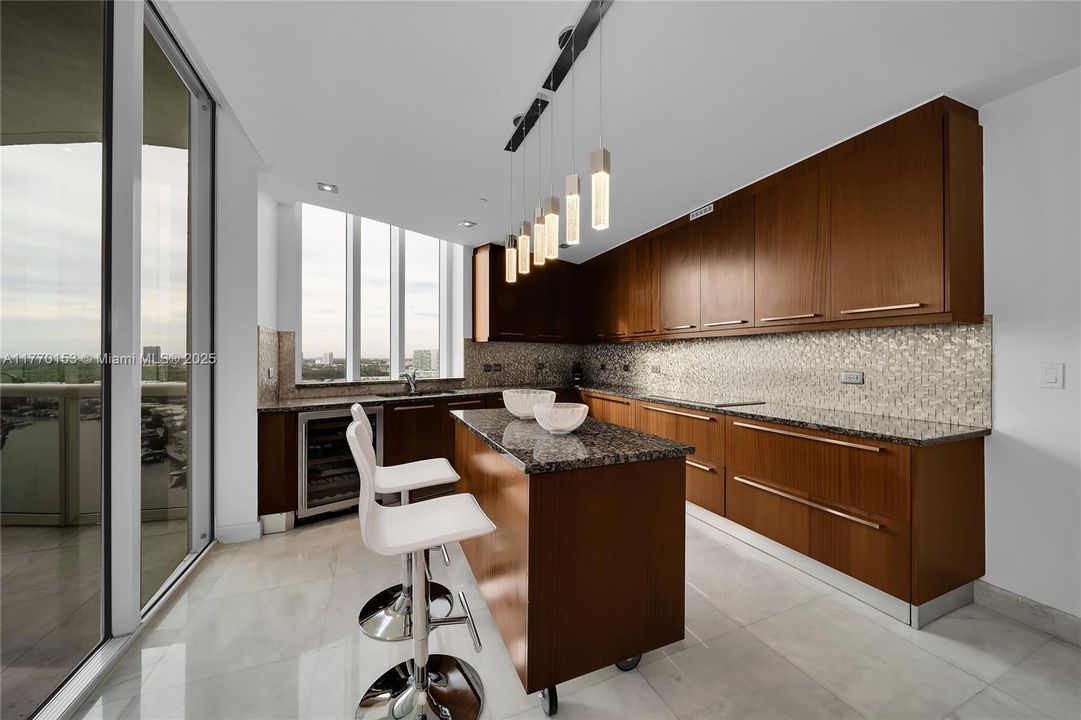 Active With Contract: $12,000 (3 beds, 3 baths, 2563 Square Feet)