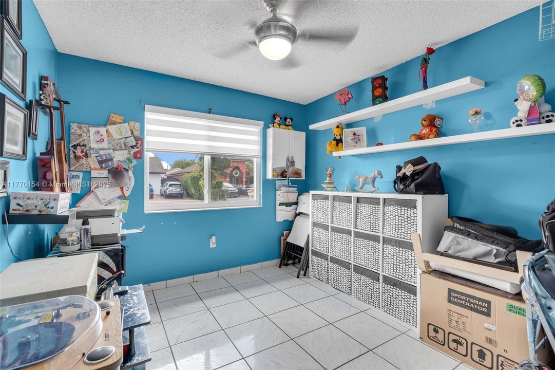 最近售出: $570,500 (3 贝兹, 2 浴室, 1451 平方英尺)