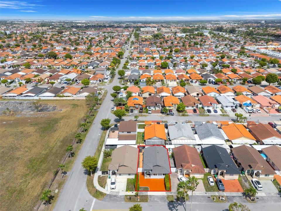 最近售出: $570,500 (3 贝兹, 2 浴室, 1451 平方英尺)