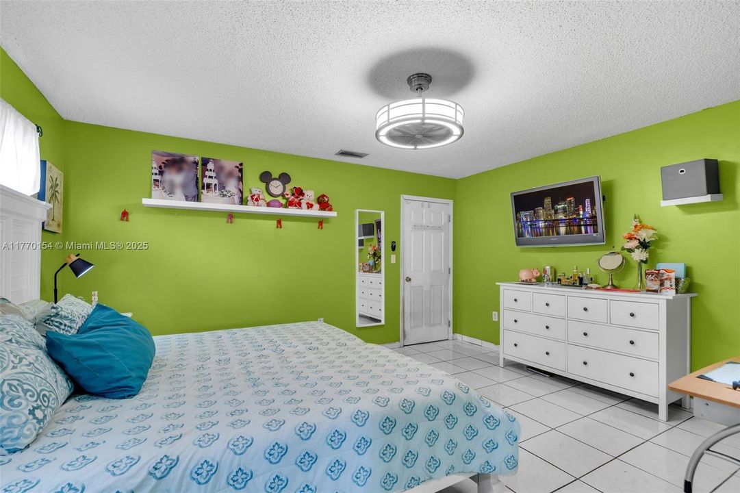 最近售出: $570,500 (3 贝兹, 2 浴室, 1451 平方英尺)