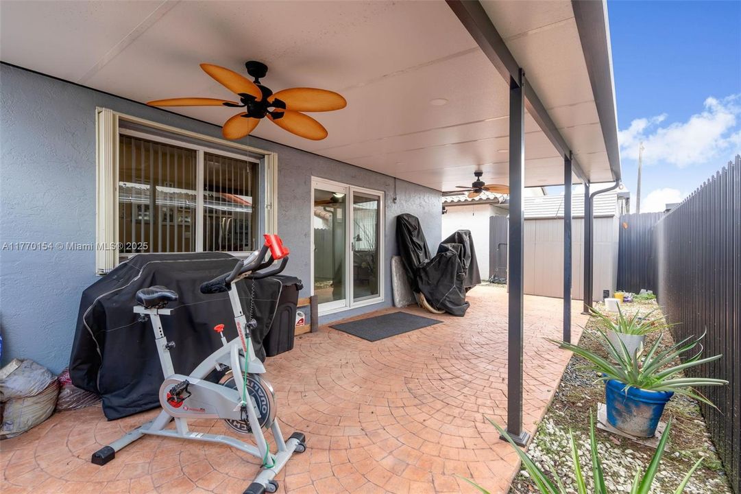 最近售出: $570,500 (3 贝兹, 2 浴室, 1451 平方英尺)