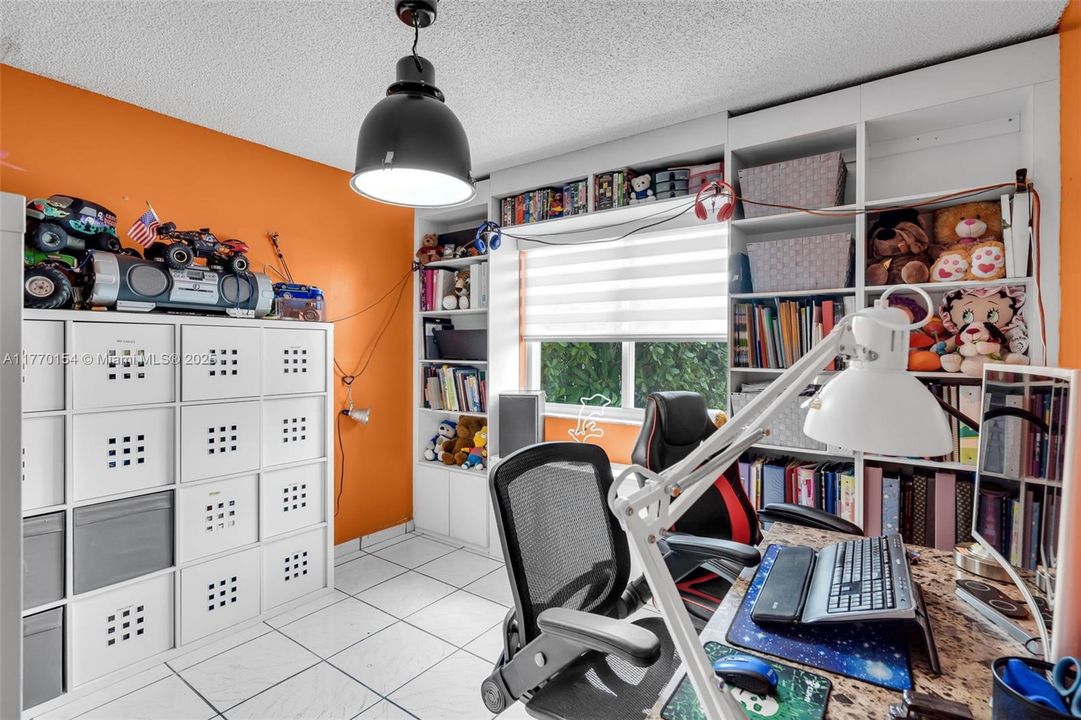 最近售出: $570,500 (3 贝兹, 2 浴室, 1451 平方英尺)