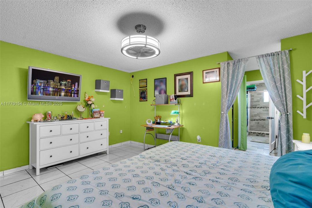 最近售出: $570,500 (3 贝兹, 2 浴室, 1451 平方英尺)