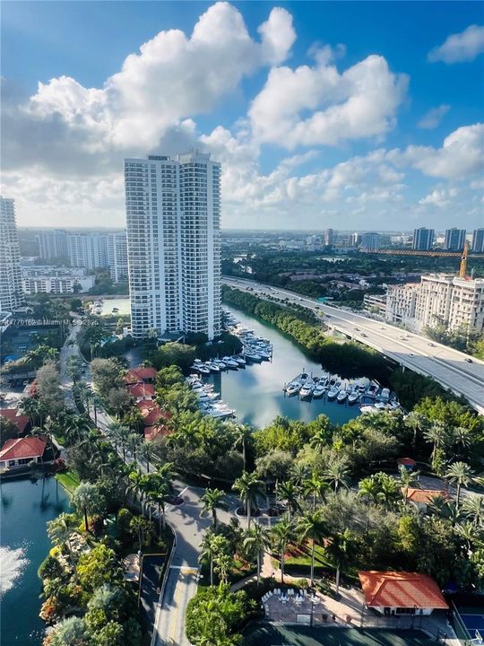 Recently Sold: $480,000 (2 beds, 2 baths, 1403 Square Feet)