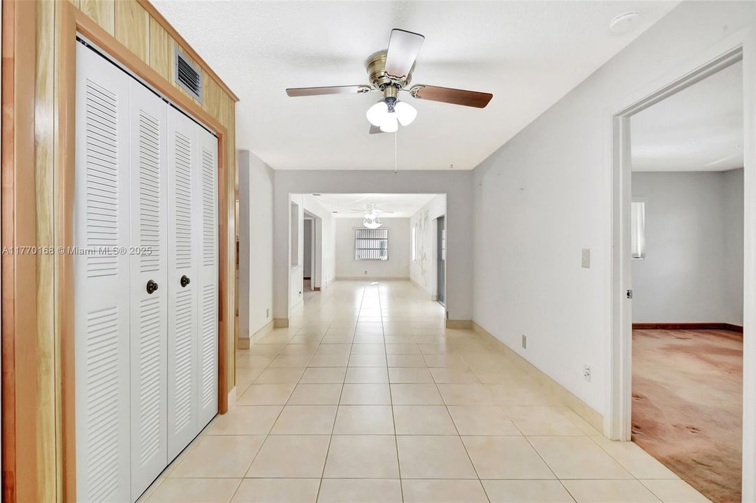 Недавно продано: $275,000 (2 спален, 2 ванн, 1624 Квадратных фут)